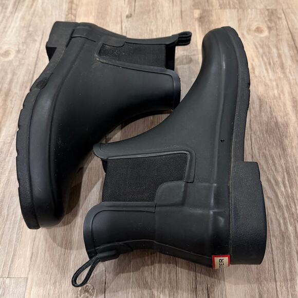 HUNTER Women's Original Refined Chelsea Slim-Fit Waterproof Rain Boots, Size 8 - Picture 6 of 8